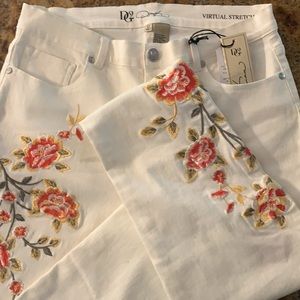 DG2 White Embroidered Jeans Stretch